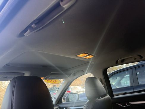 Used 2019 MAZDA CX-5 Touring image 18