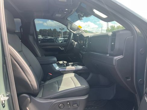 Used 2026 Chevrolet Silverado 2500 LTZ w/ LTZ Plus Package AWD/4WD image 12