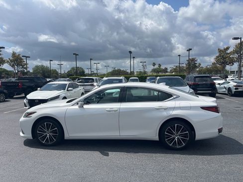 Used 2023 Lexus ES 250 w/ Premium Package AWD/4WD image 2