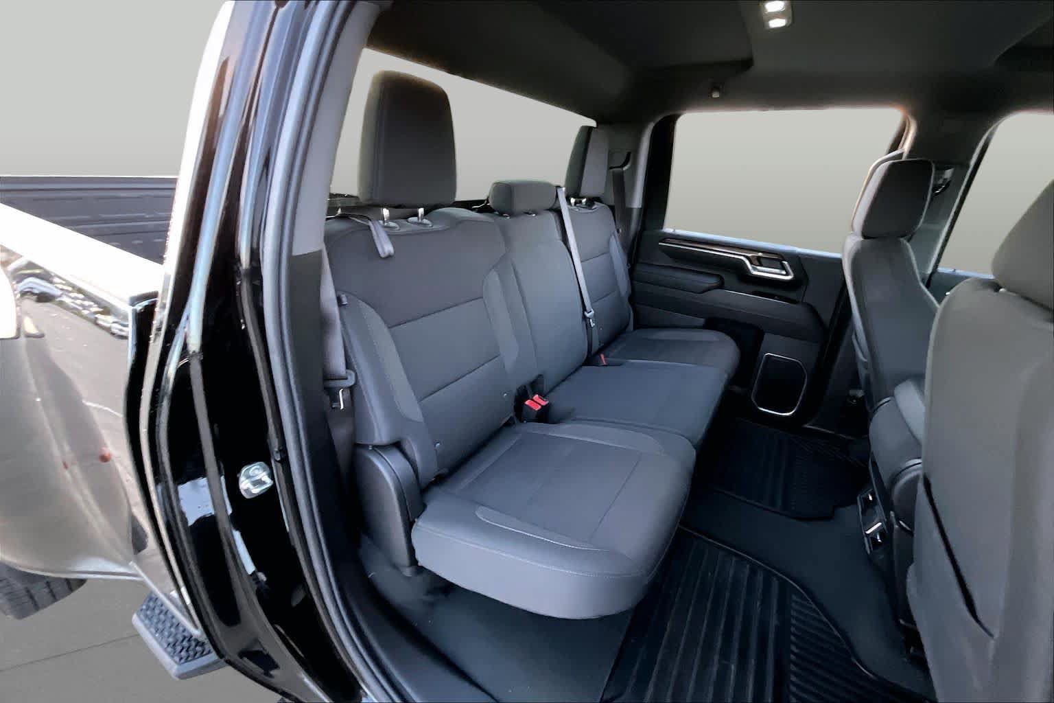 Used 2026 Chevrolet Silverado 3500 LT w/ Safety Package AWD/4WD image 19