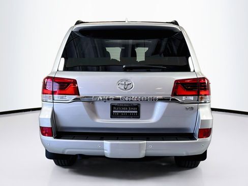 Used 2019 Toyota Land Cruiser w/ Carpet Mat Package AWD/4WD image 10