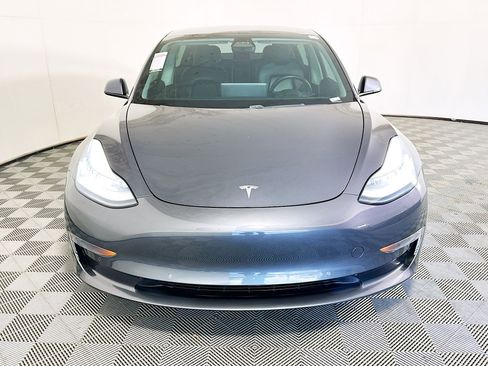 Used 2020 Tesla Model 3 Standard Range Plus RWD image 8