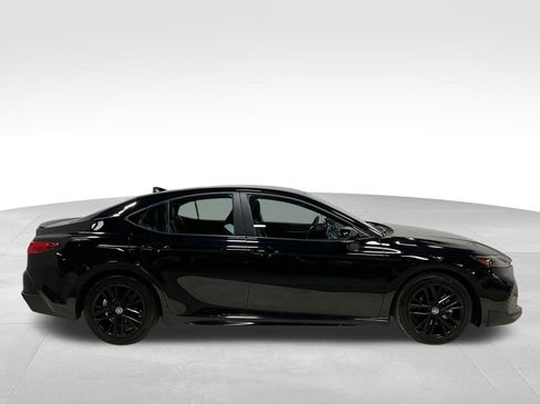 Used 2025 Toyota Camry SE FWD image 3