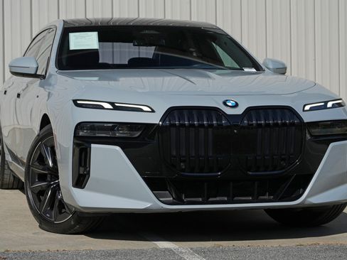 Used 2024 BMW 740i w/ M Sport Professional Package RWD image 4