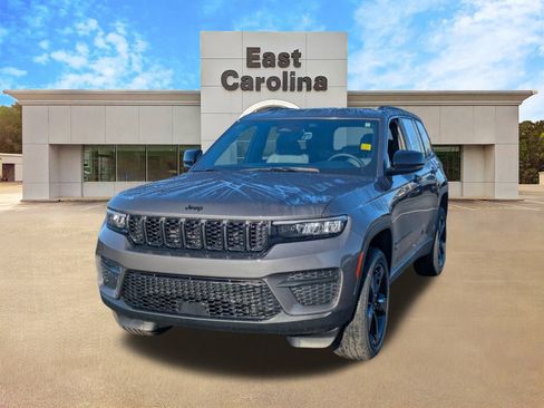 New 2025 Jeep Grand Cherokee Altitude image 7