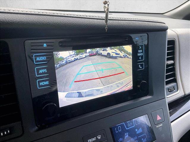 Used 2017 Toyota Sienna XLE FWD image 23