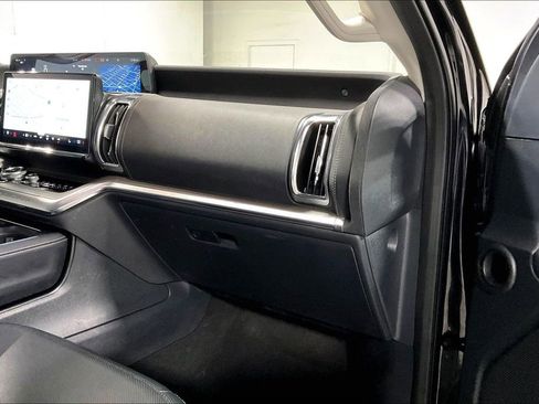 Used 2025 Ford Expedition Platinum AWD/4WD image 19