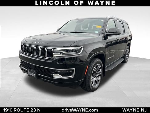 Used 2023 Jeep Wagoneer 4WD w/ Premium Group I image 1