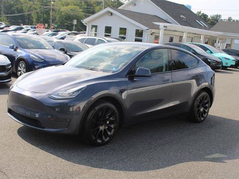 Used 2023 Tesla Model Y Long Range AWD/4WD image 3