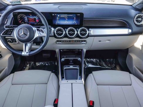 New 2026 Mercedes-Benz GLB 250 image 11