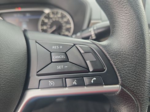 Used 2024 Nissan Altima 2.5 SV FWD image 17