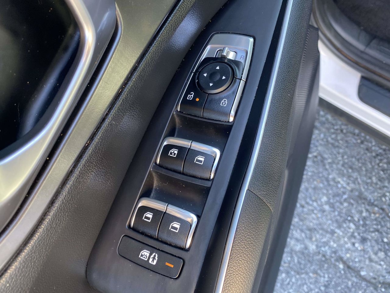 Used 2024 Kia Sorento S w/ Panoramic Sunroof Package FWD image 27