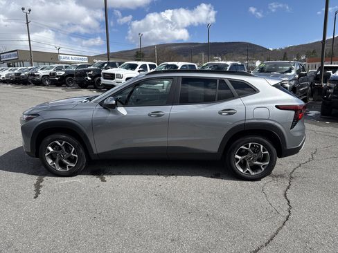 Used 2024 Chevrolet Trax RS w/ Driver Confidence Package image 8