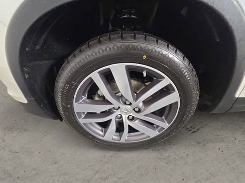 Used 2017 Honda Pilot Touring image 14