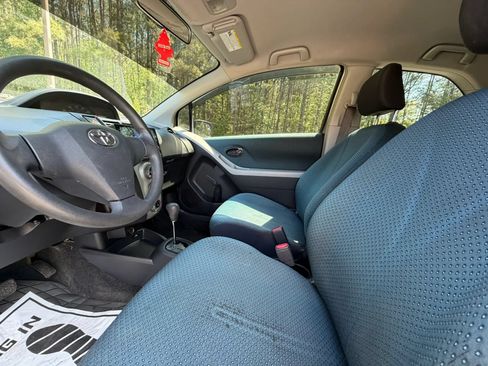 Used 2007 Toyota Yaris 2-Door Hatchback w/ Convenience Pkg FWD image 12