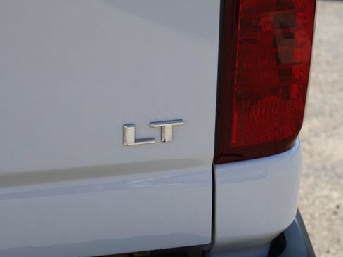Used 2024 Chevrolet Silverado 2500 LT w/ Texas Edition AWD/4WD image 11