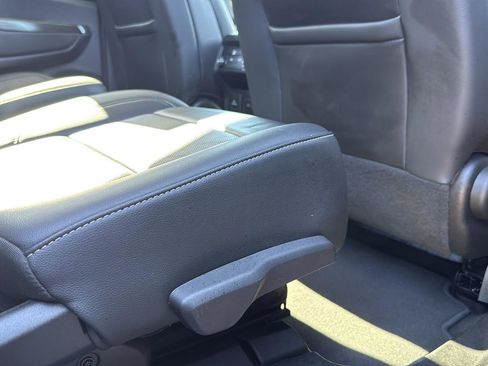 Used 2023 GMC Acadia SLT image 27