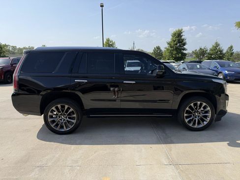 Used 2019 Cadillac Escalade Premium Luxury w/ Escalade Sport Edition RWD image 4
