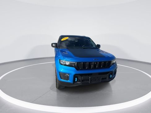 Used 2022 Jeep Grand Cherokee Trailhawk w/ Luxury Tech Group III image 4