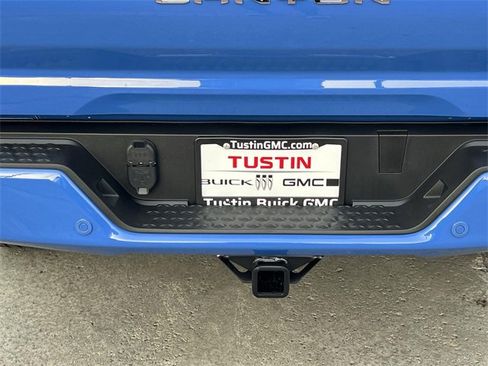 New 2026 GMC Canyon Elevation image 28