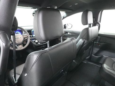 New 2026 Chrysler Pacifica Select w/ S Appearance Package FWD image 25
