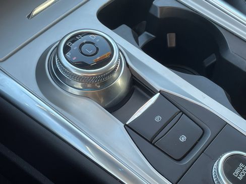 Used 2022 Ford Explorer XLT w/ Equipment Group 202A image 24