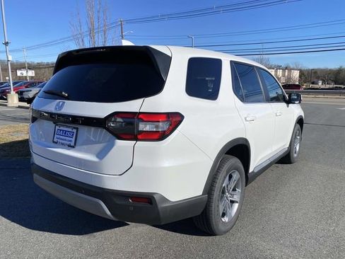 New 2025 Honda Pilot EX-L image 3