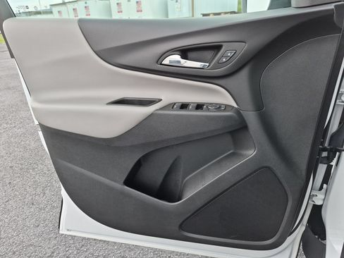 Certified 2024 Chevrolet Equinox LS FWD image 22