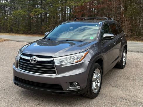 Used 2015 Toyota Highlander Limited Platinum image 3