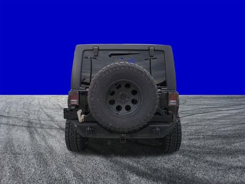 Used 2012 Jeep Wrangler Unlimited Rubicon w/ Connectivity Group AWD/4WD image 5