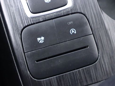 Used 2022 Ford Escape SE image 26