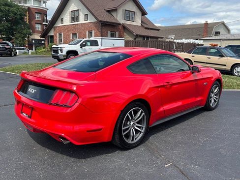 Used 2015 Ford Mustang GT RWD image 4