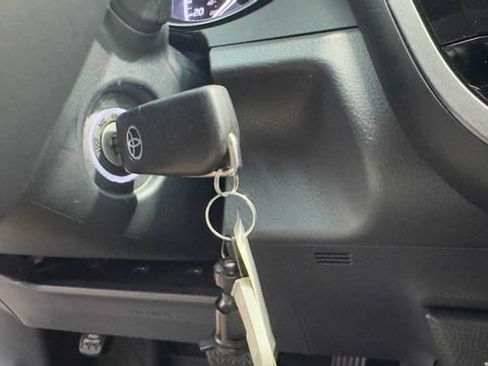 Used 2023 Toyota Camry SE FWD image 31