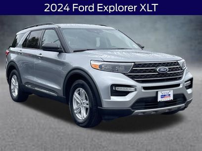 Used 2024 Ford Explorer XLT w/ Equipment Group 202A