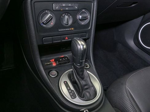 Used 2016 Volkswagen Beetle 1.8T FWD image 26