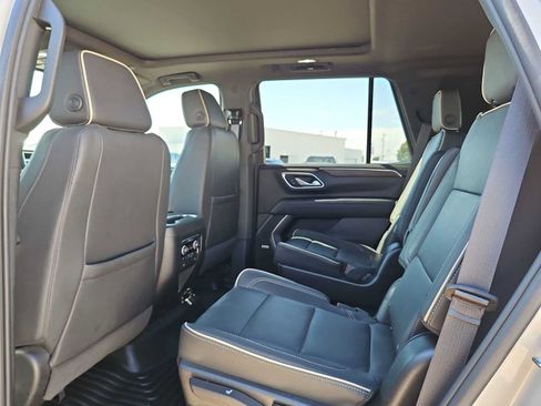 Used 2024 Chevrolet Tahoe Premier AWD/4WD image 17