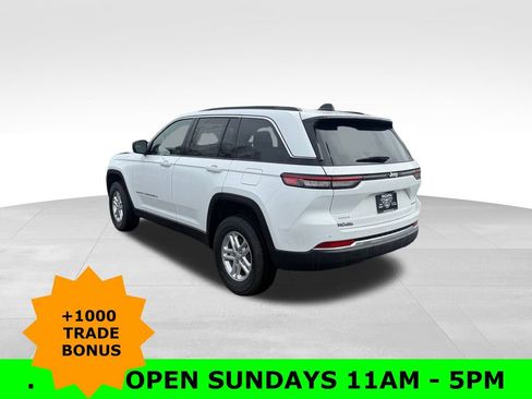 New 2025 Jeep Grand Cherokee Laredo image 5