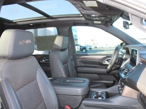 Used 2024 Chevrolet Tahoe High Country AWD/4WD image 17