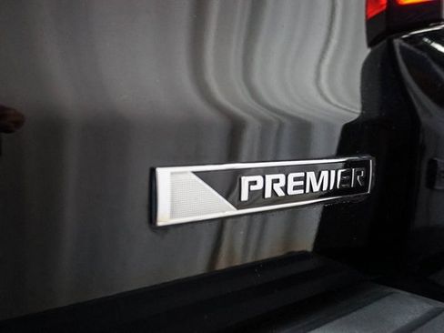 Used 2018 Chevrolet Suburban Premier image 21