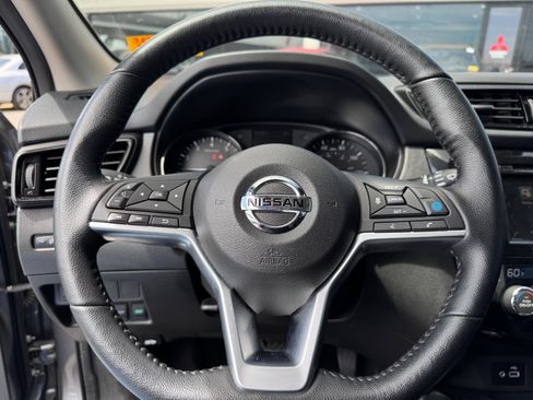 Used 2022 Nissan Rogue Sport SV w/ Technology Package image 18