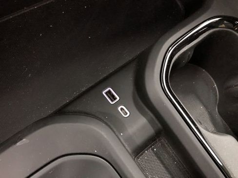 Certified 2023 GMC Sierra 1500 AT4X image 30