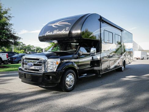 Used 2014 Ford F550 2WD Regular Cab Super Duty image 5