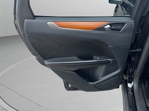 Used 2017 Lincoln MKC Reserve image 17