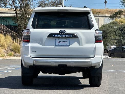 Used 2024 Toyota 4Runner TRD Off-Road Premium AWD/4WD image 4