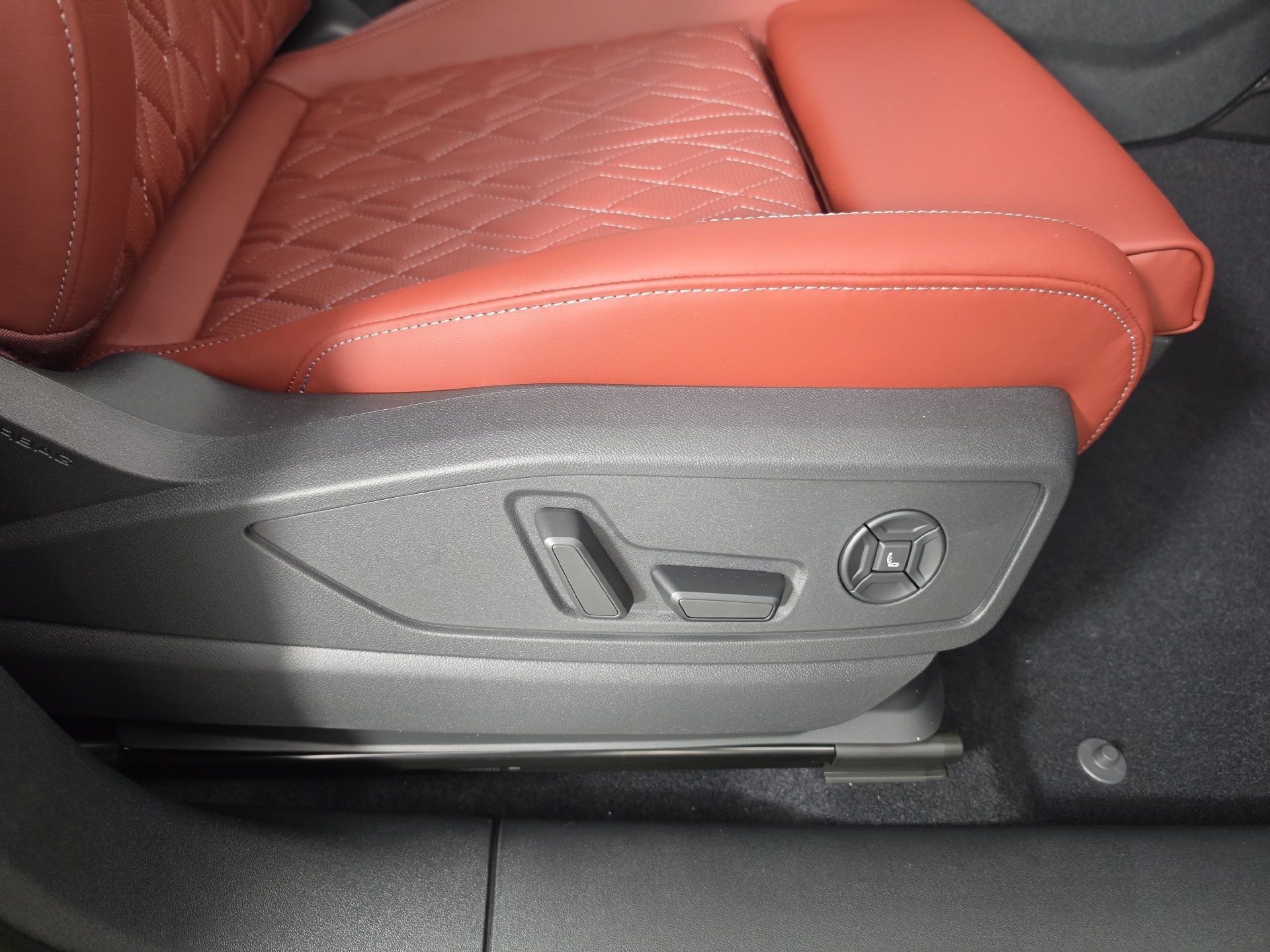 New 2026 Audi SQ5 Premium Plus AWD/4WD image 38