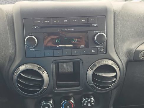 Used 2018 Jeep Wrangler Sport AWD/4WD image 21