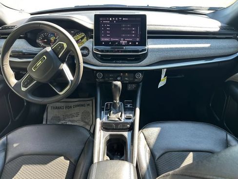 Used 2024 Jeep Compass Latitude AWD/4WD image 18