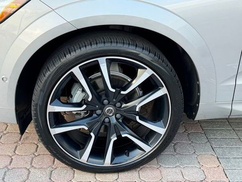Used 2023 Volvo XC60 B5 Ultimate w/ Protection Package Premier FWD image 12