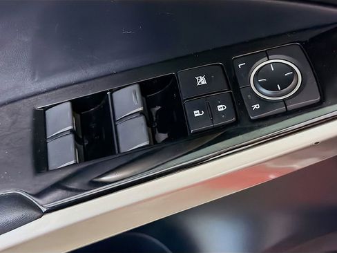 Used 2017 Lexus IS 200t RWD image 22