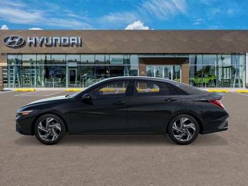 Certified 2025 Hyundai Elantra Sport w/ Cargo Package FWD image 3